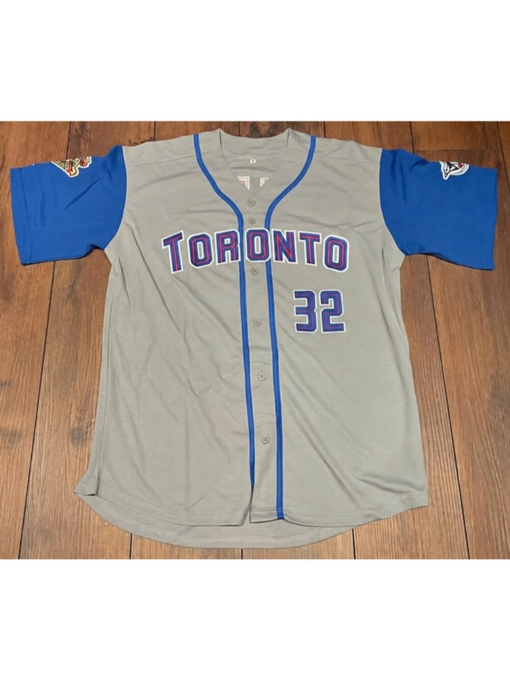 MLB Baseball Toronto Blue Jays Roy Halladay #32 Sewn Jersey Large NWOT Giveaway